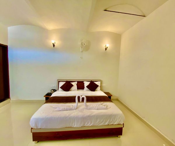 Luxury AC Cottage (3)